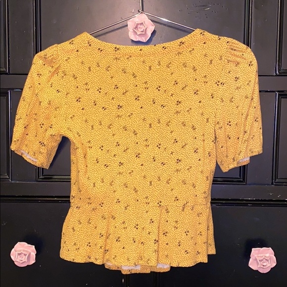 Urban Outfitters cute yellow gold & black top XS​ - Picture 2 of 16